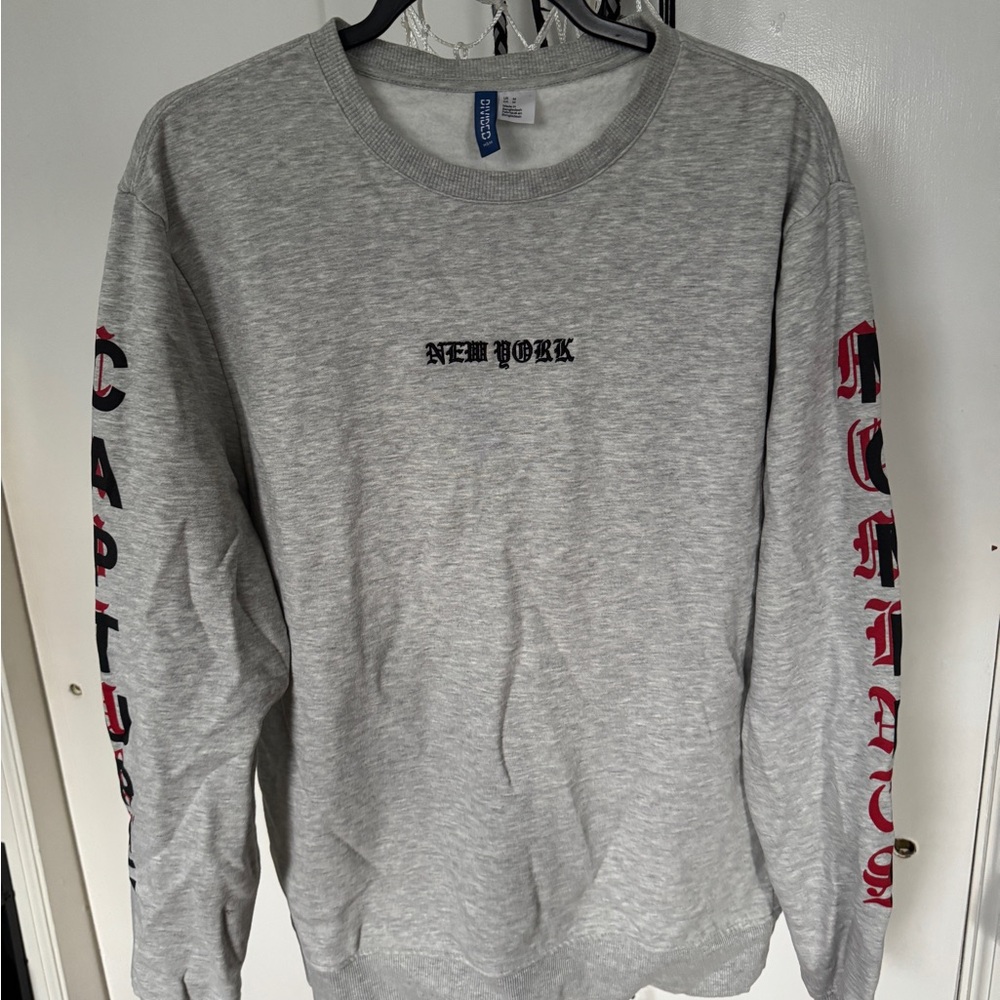 H&M Gray Crewneck Sweater with New York Graphic